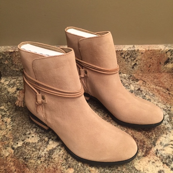 Sorel Farah Waterproof Short Boots - Picture 2 of 8